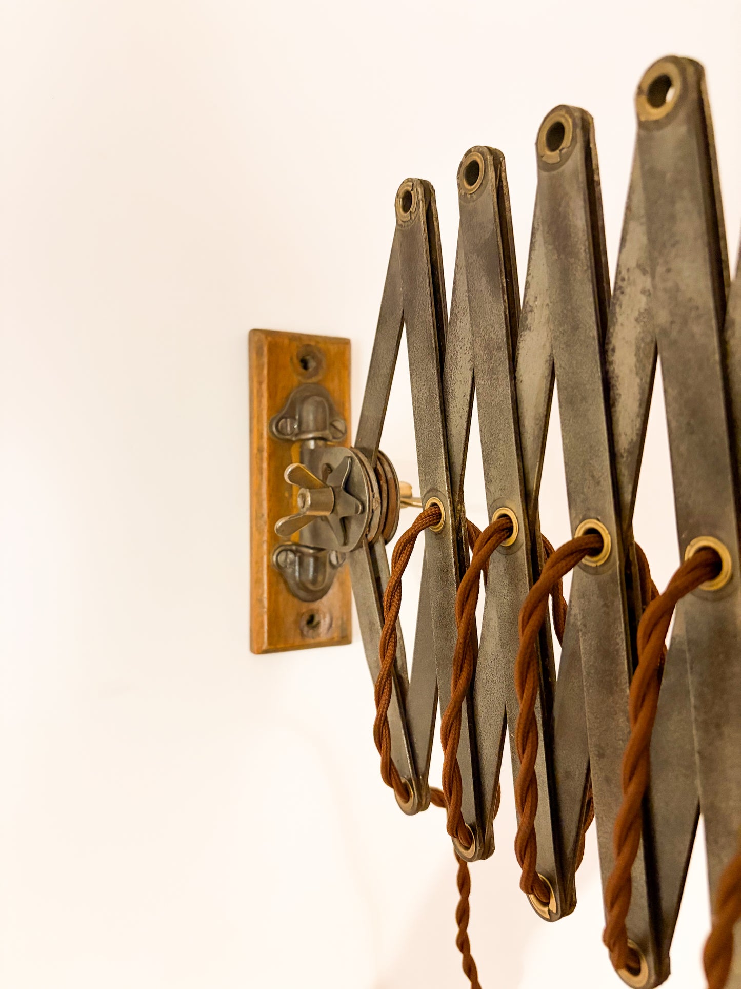 Lampe applique accordéon Mazda