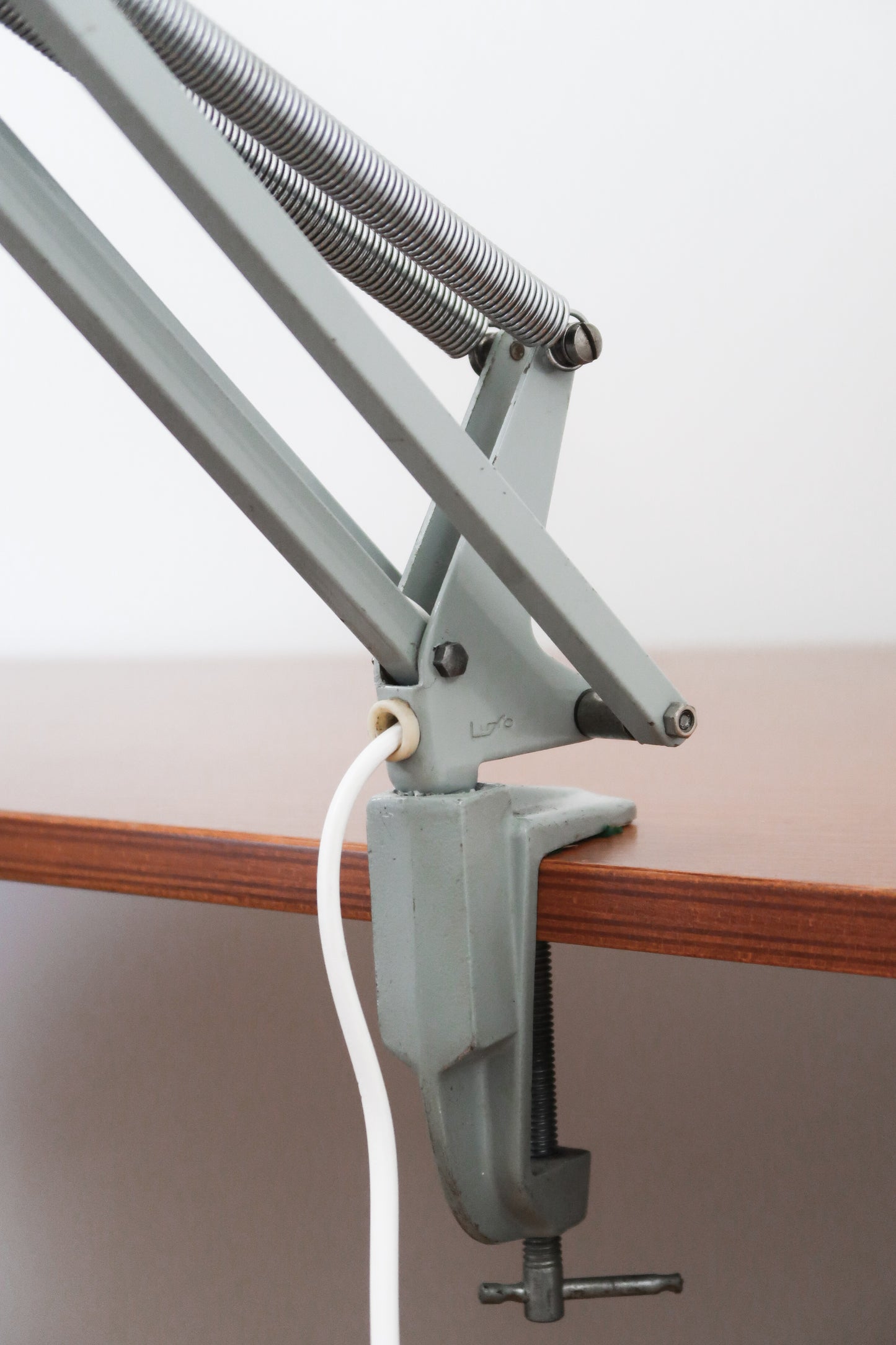 Luxo L-1