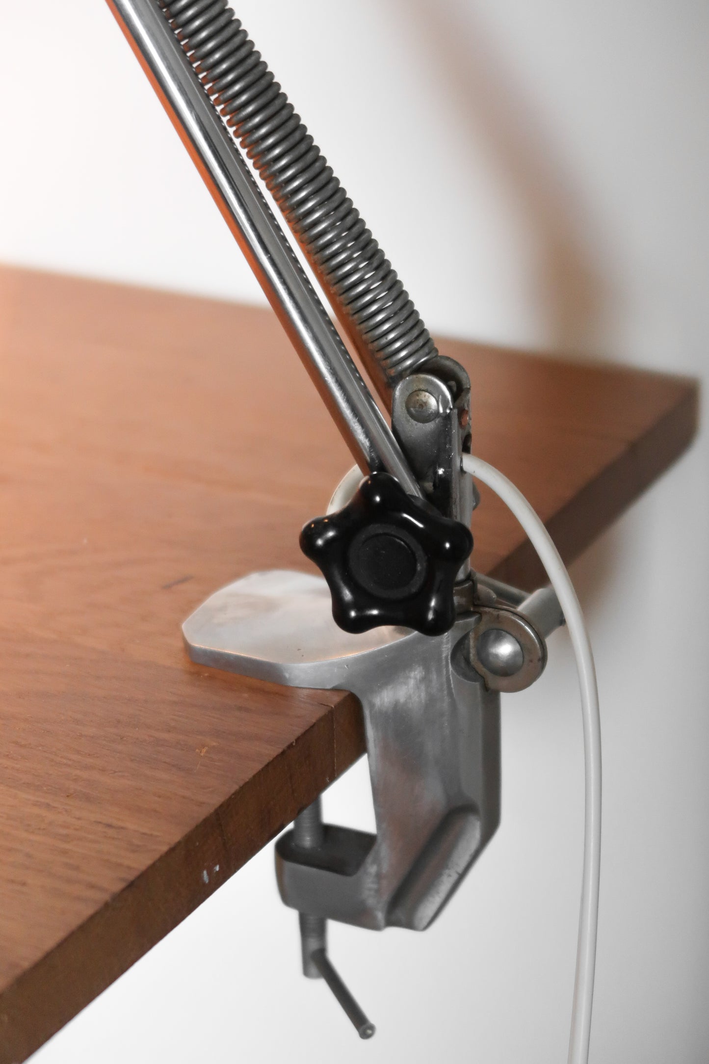 Lampe d’architecte Aluminor chromée