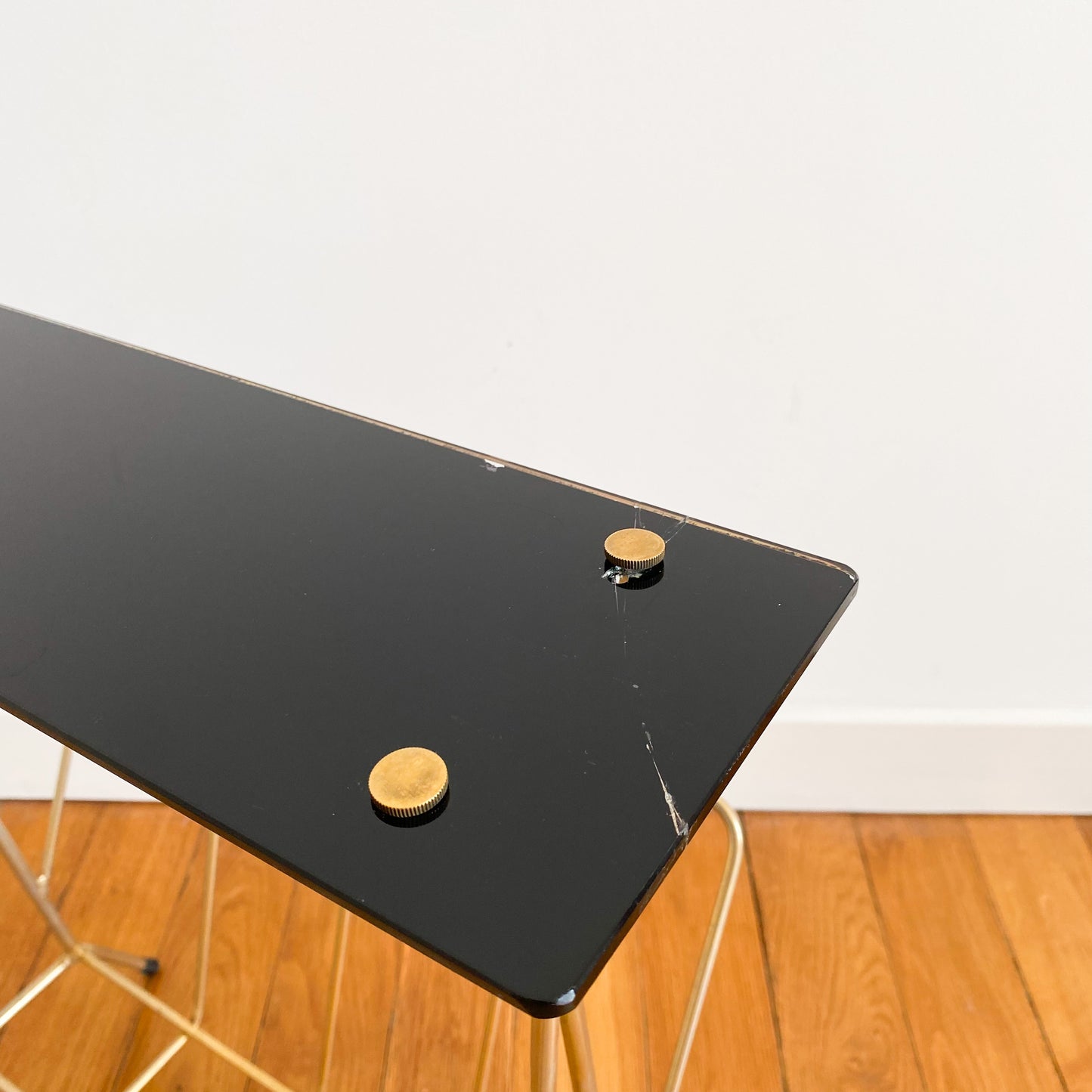 porte revues métal et verre noir vintage