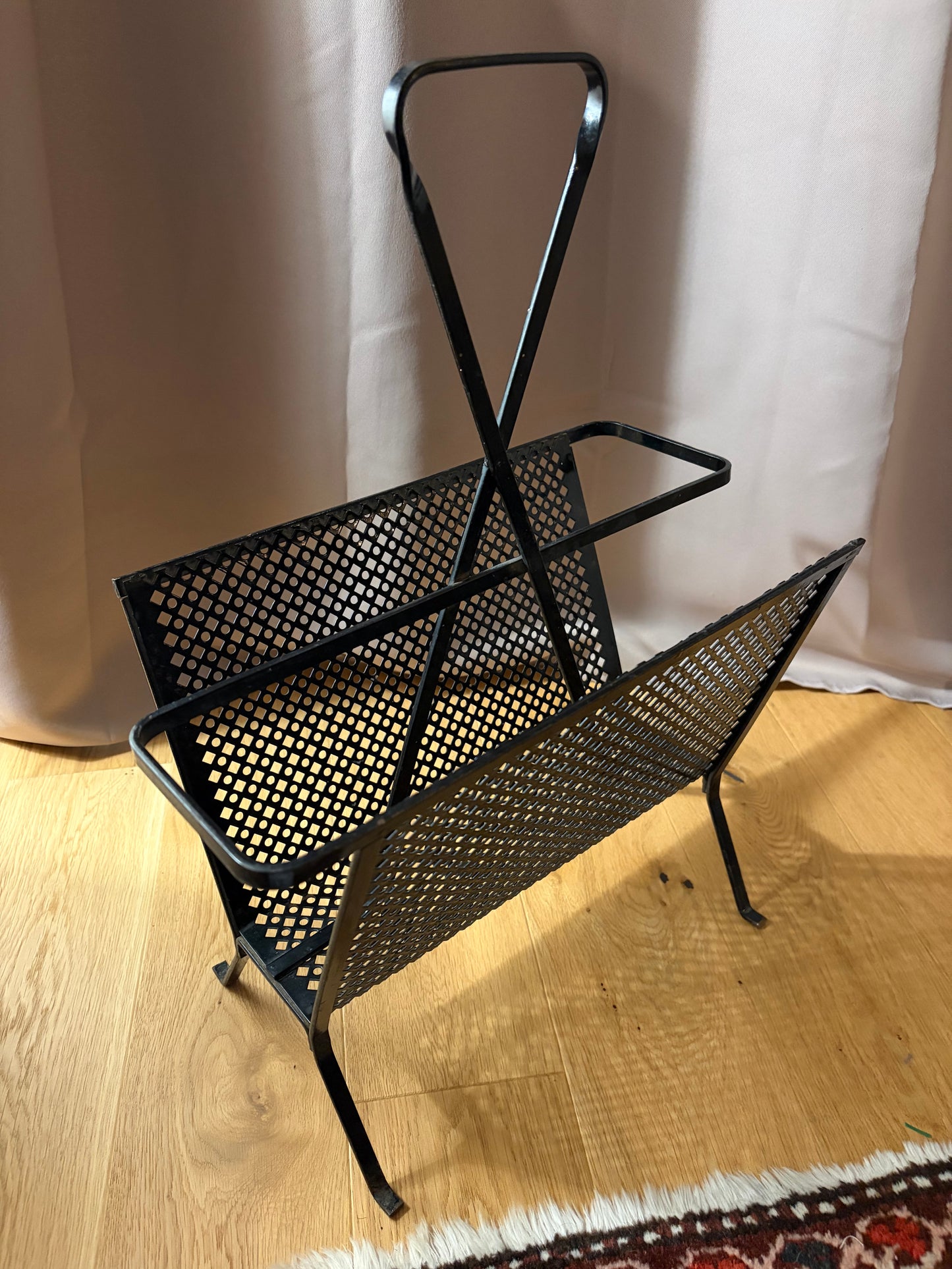 Porte-revue Mathieu Matégot