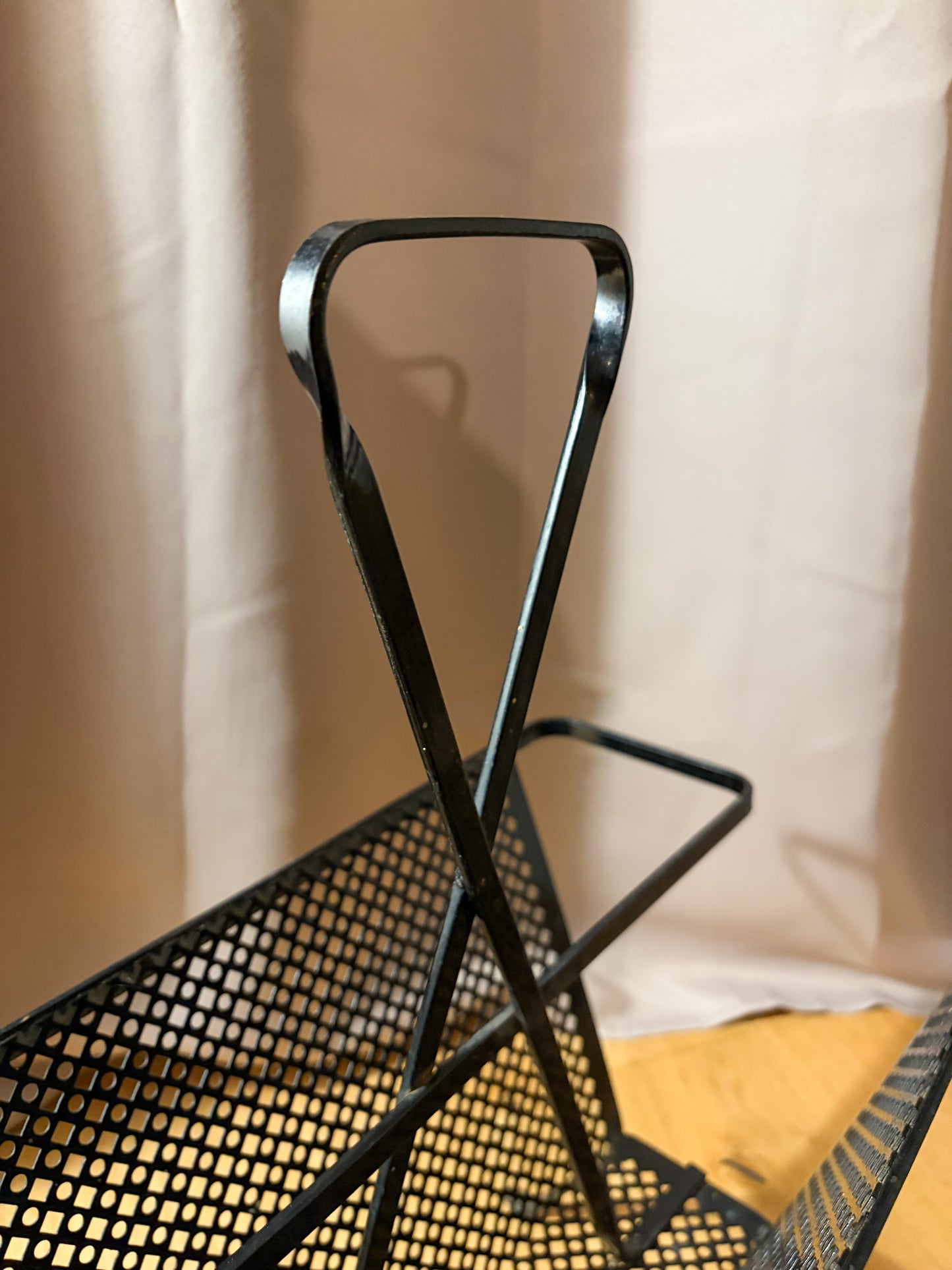 Porte-revue Mathieu Matégot